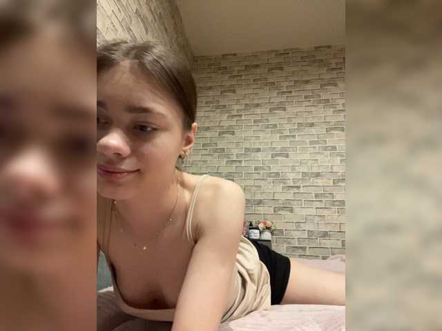 18YoungPussy18 live cam on BongaCams