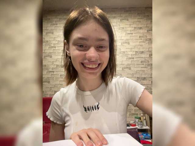 18YoungPussy18 live cam on BongaCams
