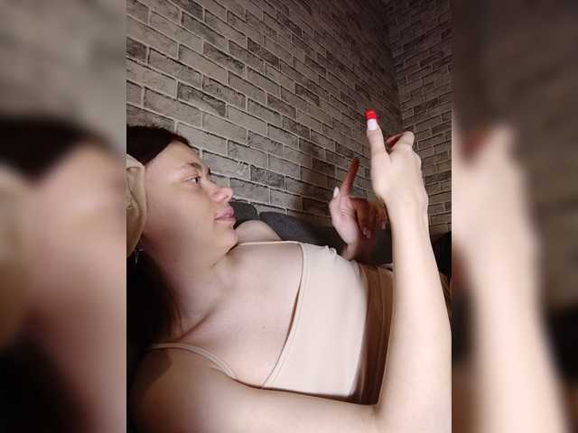 18YoungPussy18 live cam on BongaCams