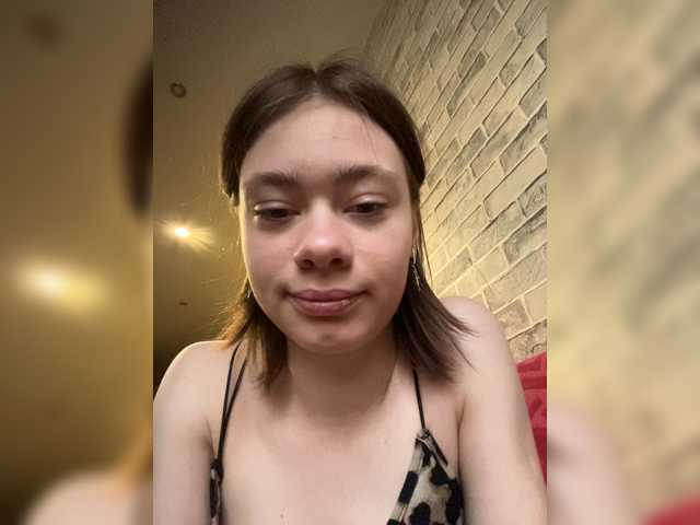 18YoungPussy18 live cam on BongaCams