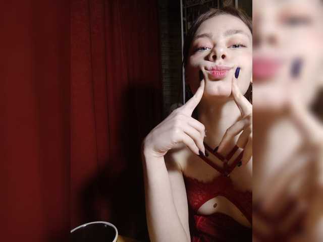 18YoungPussy18 live cam on BongaCams