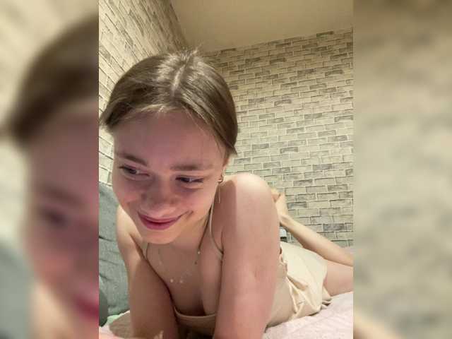 18YoungPussy18 live cam on BongaCams