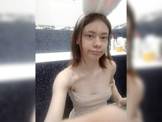 18YoungPussy18 live cam on BongaCams
