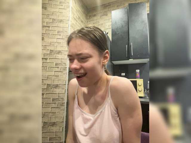 18YoungPussy18 live cam on BongaCams