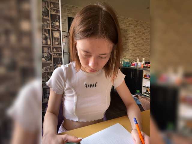 18YoungPussy18 live cam on BongaCams