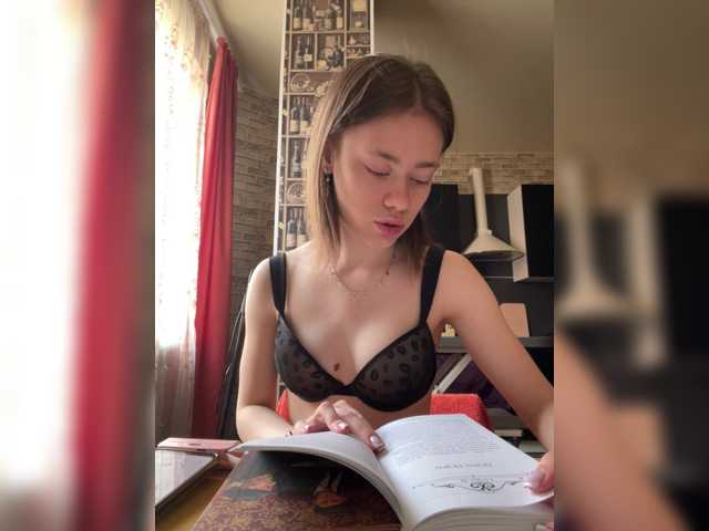 18YoungPussy18 live cam on BongaCams