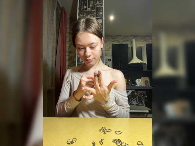 18YoungPussy18 live cam on BongaCams