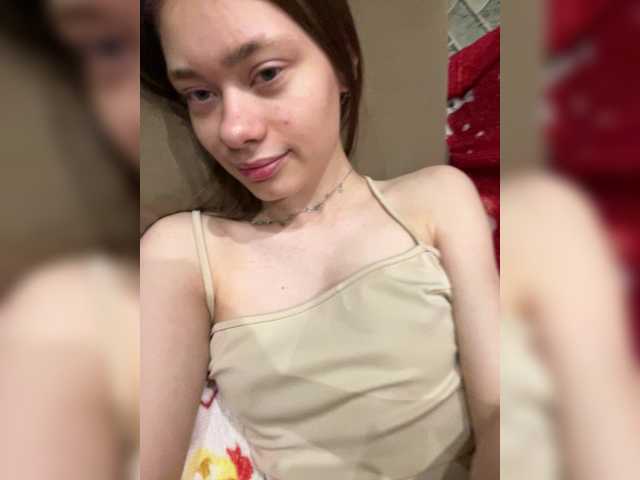 18YoungPussy18 live cam on BongaCams
