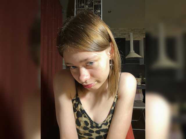 18YoungPussy18 live cam on BongaCams