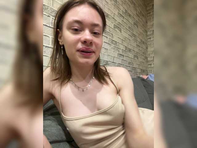 18YoungPussy18 live cam on BongaCams