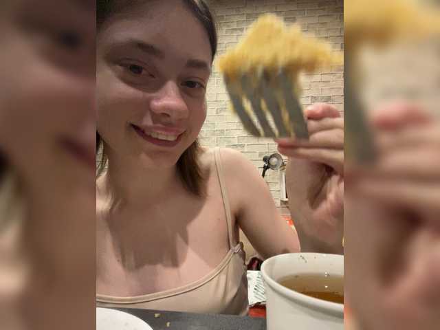 18YoungPussy18 live cam on BongaCams