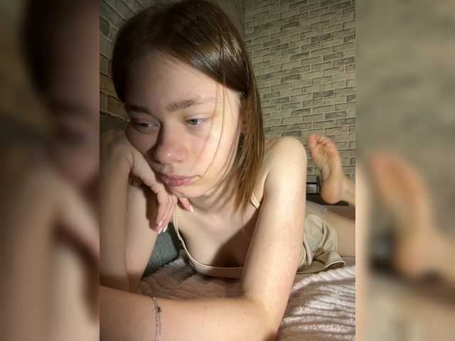 18YoungPussy18 live cam on BongaCams