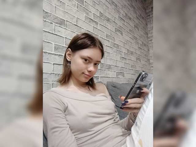 18YoungPussy18 live cam on BongaCams