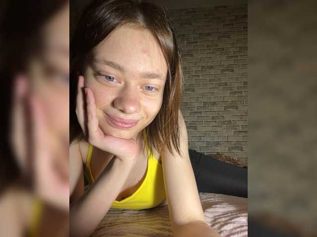 18YoungPussy18 live cam profile