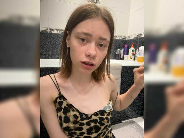18YoungPussy18 live cam on BongaCams