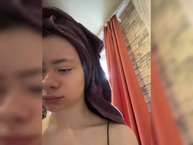 18YoungPussy18 live cam on BongaCams