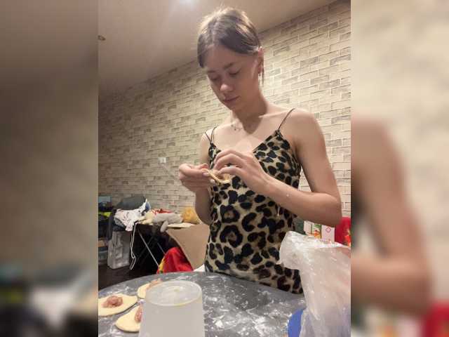 18YoungPussy18 live cam preview