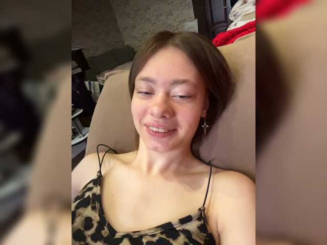 18YoungPussy18 live cam on BongaCams