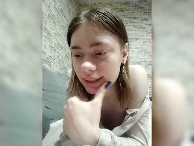 18YoungPussy18 live cam on BongaCams