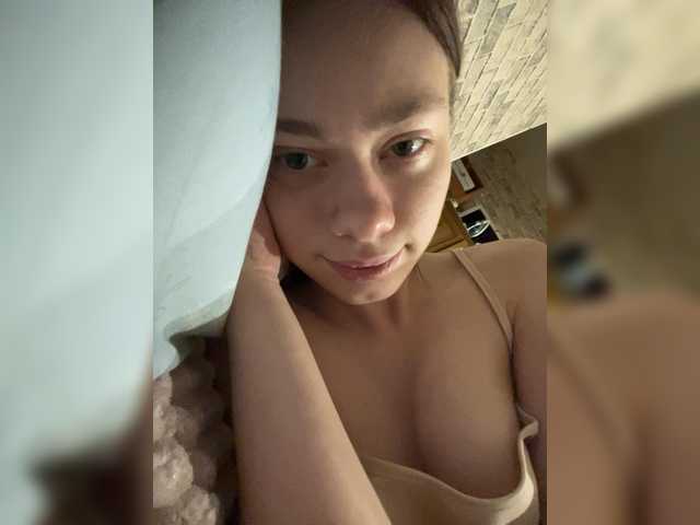 18YoungPussy18 live cam on BongaCams