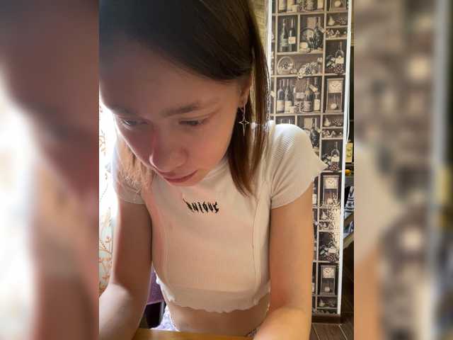 18YoungPussy18 live cam on BongaCams
