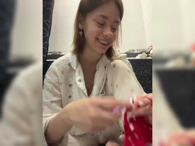 18YoungPussy18 live cam on BongaCams