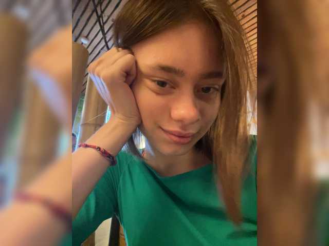 18YoungPussy18 live cam on BongaCams