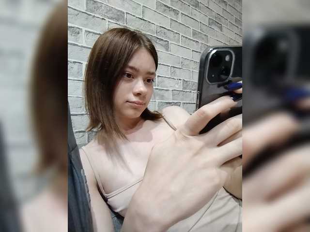 18YoungPussy18 live cam on BongaCams