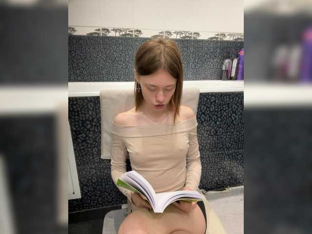 18YoungPussy18 live cam on BongaCams
