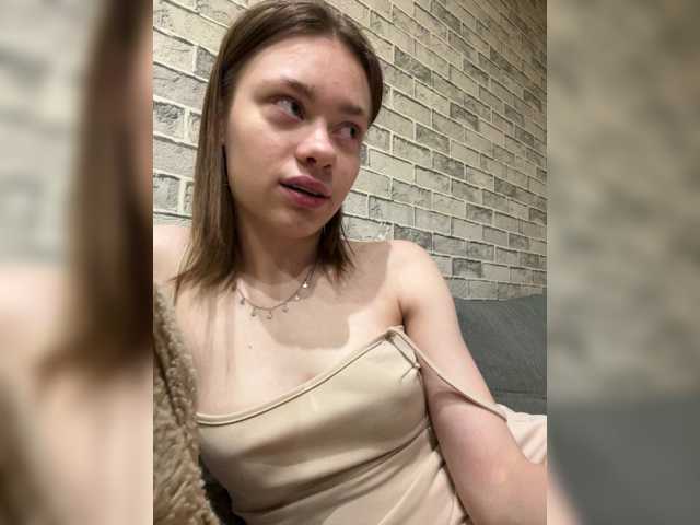 18YoungPussy18 live cam on BongaCams