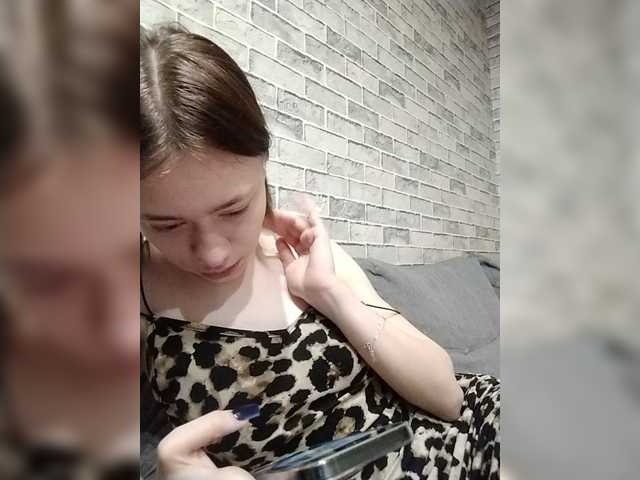 18YoungPussy18 live cam on BongaCams
