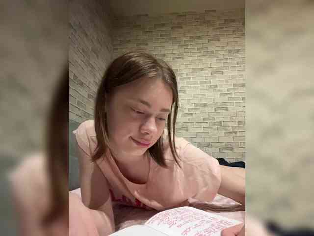 18YoungPussy18 webcam