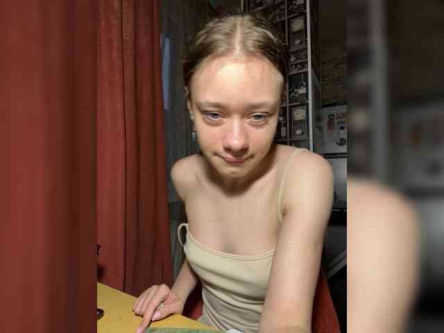 18YoungPussy18 webcam