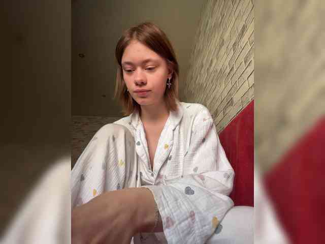 18YoungPussy18 webcam