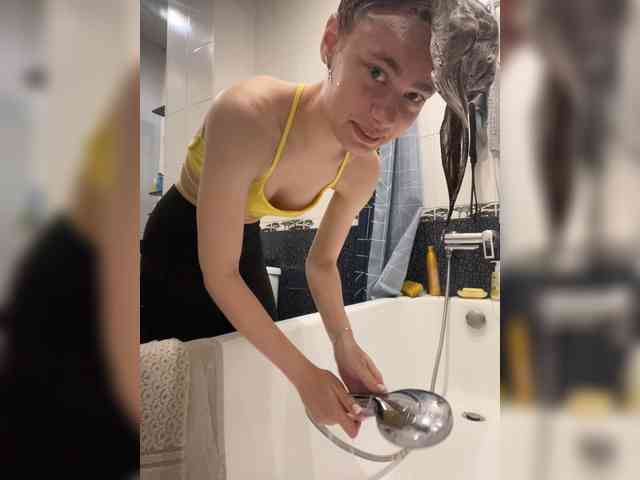 18YoungPussy18 webcam