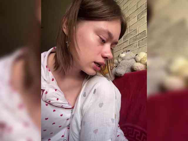 18YoungPussy18 webcam