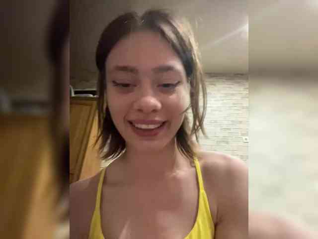 18YoungPussy18 Sex Cam Show