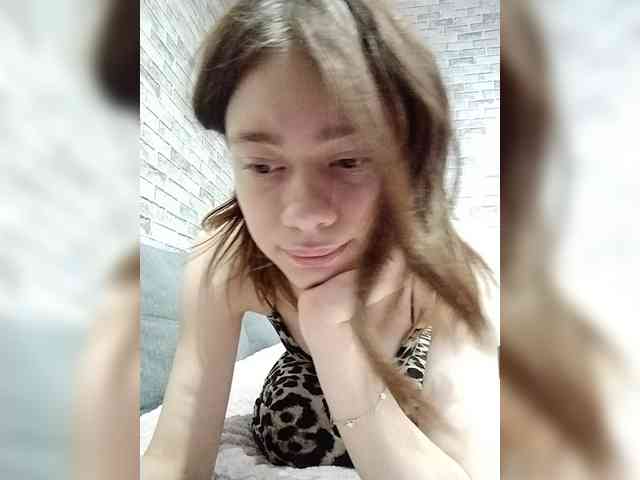 18YoungPussy18 webcam