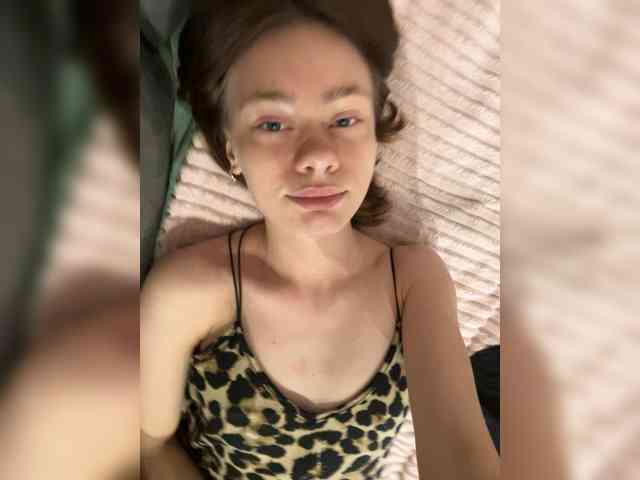 18YoungPussy18 webcam
