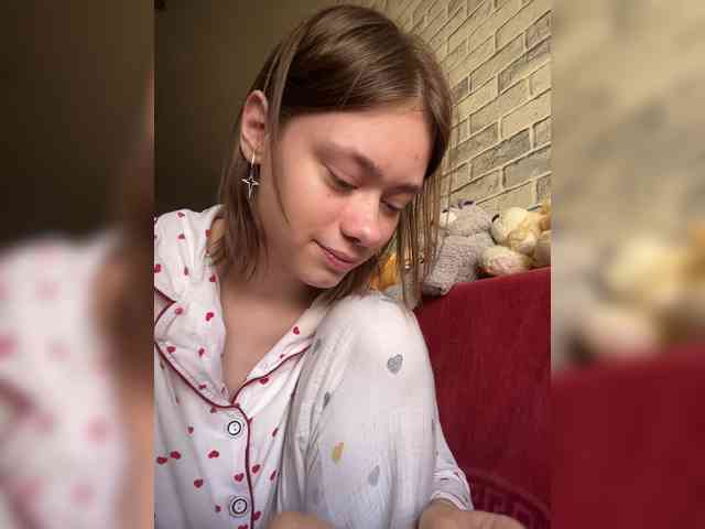 18YoungPussy18 webcam