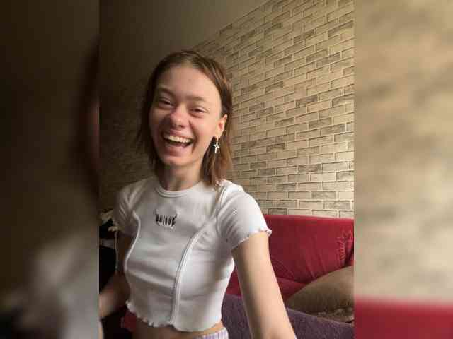 18YoungPussy18 webcam
