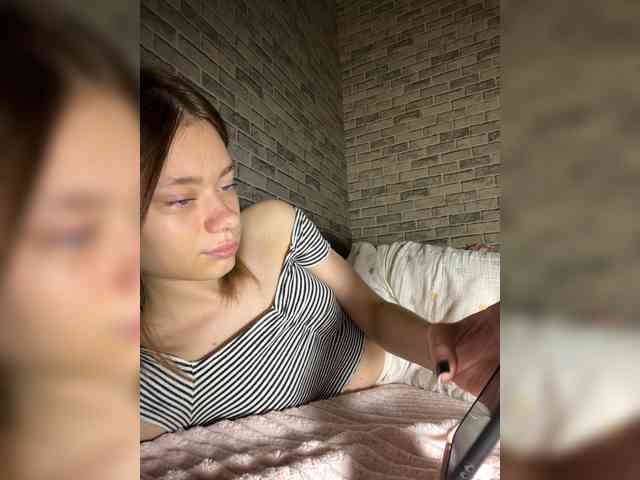 18YoungPussy18 webcam
