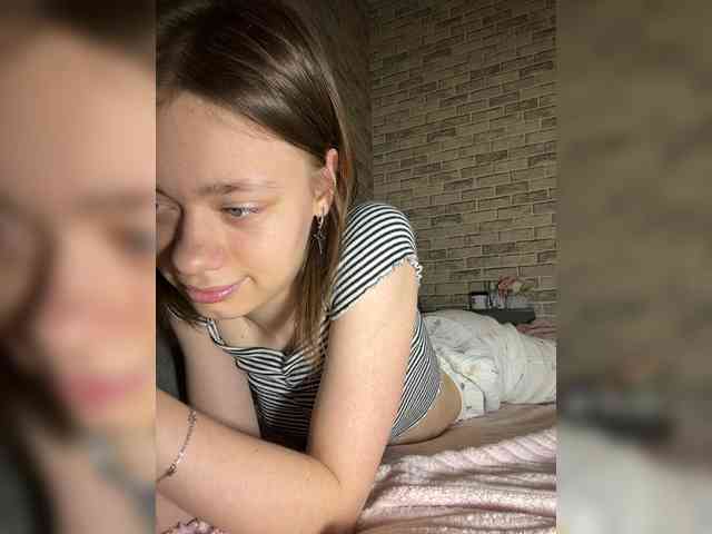 18YoungPussy18 webcam