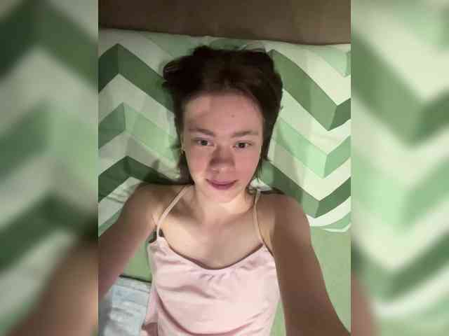 18YoungPussy18 webcam