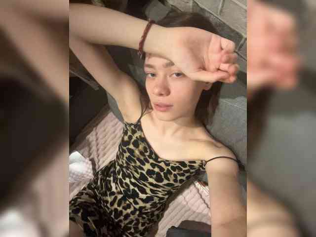 18YoungPussy18 Sex Cam Show