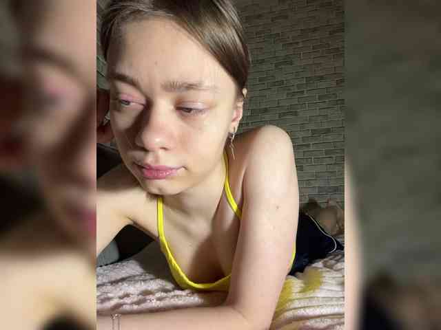 18YoungPussy18 webcam
