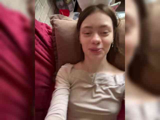 18YoungPussy18 Sex Cam Show