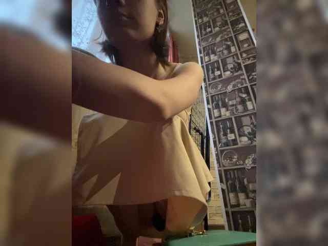 18YoungPussy18 webcam