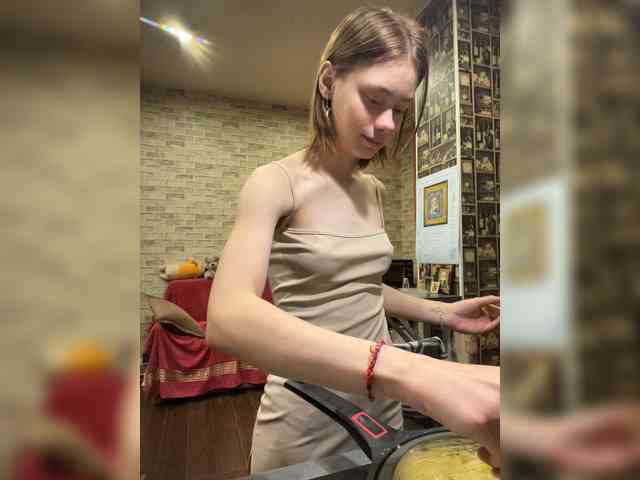 18YoungPussy18 webcam