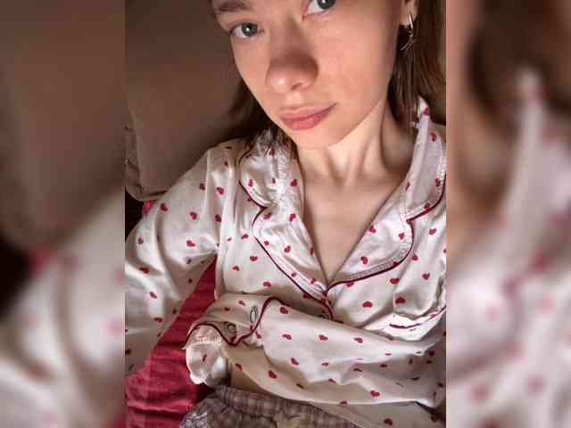 18YoungPussy18 webcam